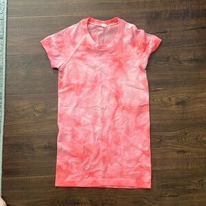 Lululemon short sleeve - orange tie-dye - size 4